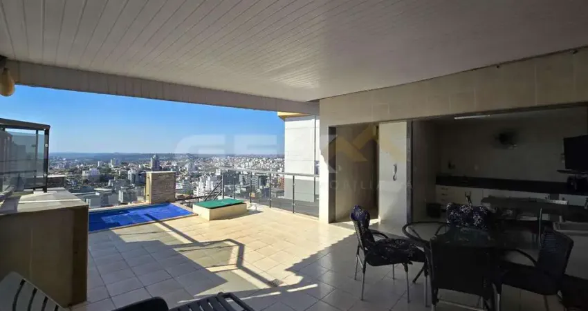 Cobertura Triplex à venda no Centro, com área gourmet, churrasqueira, ducha e ár