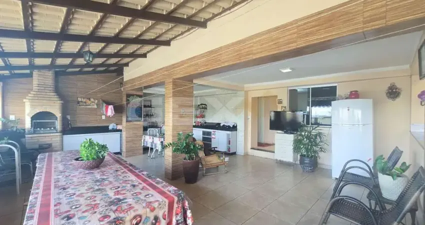 Casa à venda no bairro São João de Deus, 3 quartos e cozinha gourmet com churras