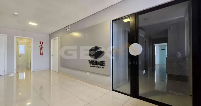 Salas comerciais à venda no Centro, com marcenaria completa.