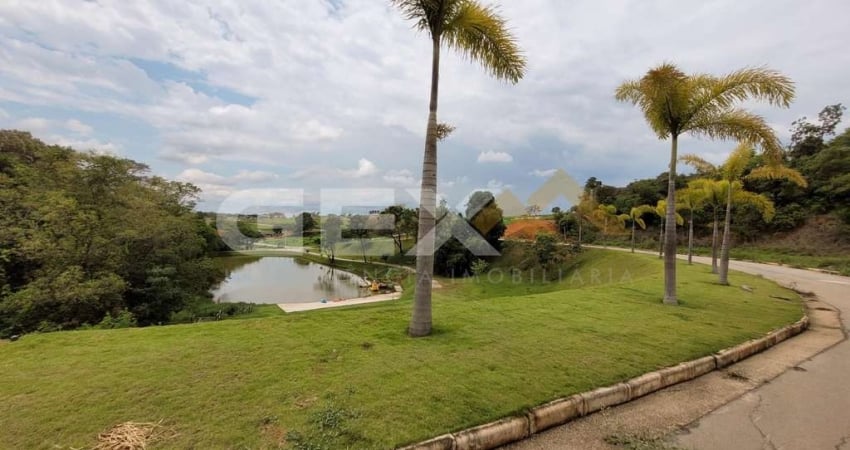 Vende-se lote em condomínio fechado Vésper medindo 800m² (25m x 32m).