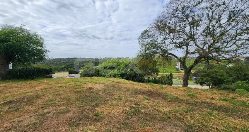 Lote à venda de 600m² no Condomínio Ville Royalle - Divinópolis/MG
