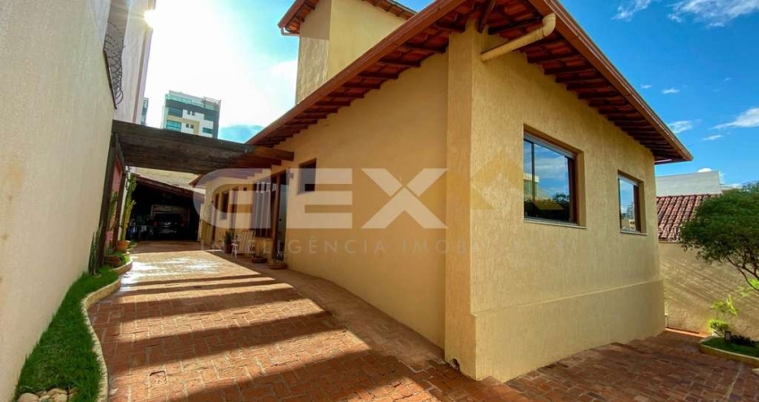 Casa com 3 quartos à venda na Rua dos Inconfidentes, 333, Sidil, Divinópolis
