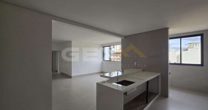 Apartamento à venda no Centro, 3 quartos, 1 suíte e 3 vagas.