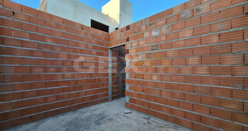 Casa à venda no São Roque, 3 quartos, 1 suíte e 2 vagas.