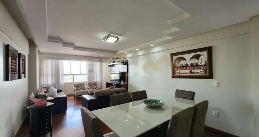 Apartamento à venda no Centro, 3 quartos, 1 suíte e 1 vaga.