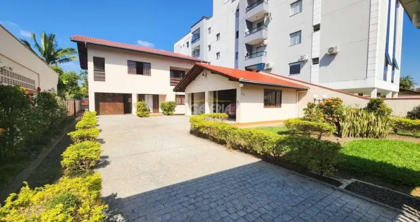 Casa com 4 quartos à venda no Iririú, Joinville 