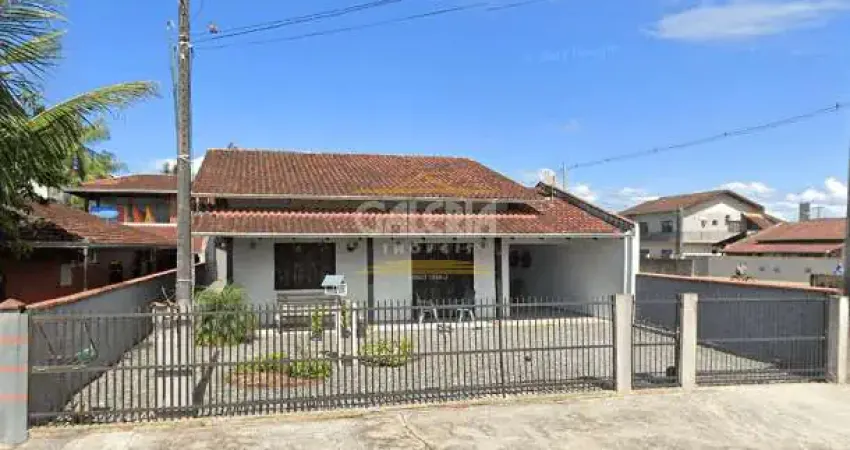 Casa com 3 quartos para alugar no Aventureiro, Joinville