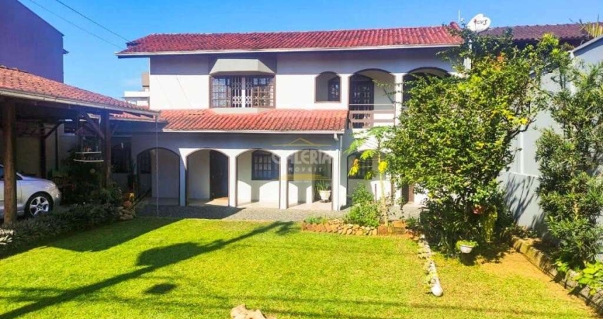 Casa com 3 quartos à venda no Iririú, Joinville 