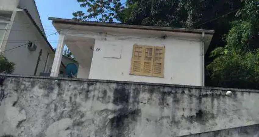 Casa de 2 quartos sala , cozinha , banheiro em Santa Rosa.