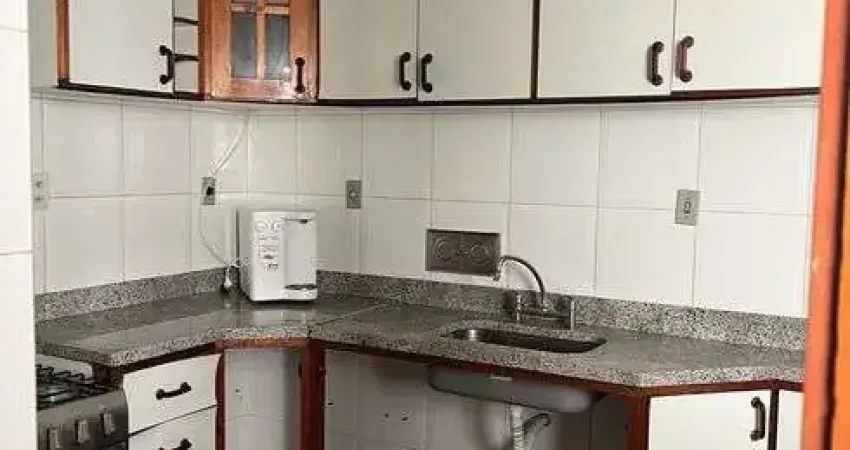 Excelente Apartamento na Rua Pereira da Silva 119 em Icaraí.