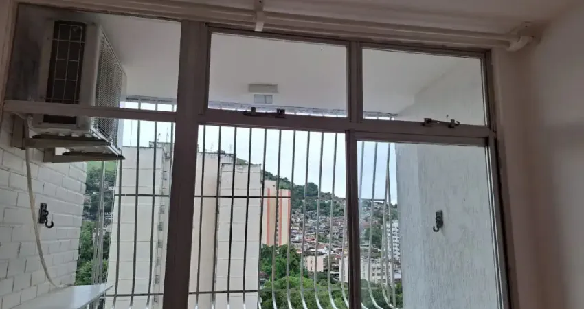 Excelente Apartamento no Condomínio Solar do Barão no Fonseca em Niterói.