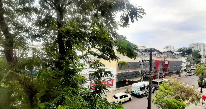 Excelente apartamento na rua lopes trovão no jardim icarai em niterói