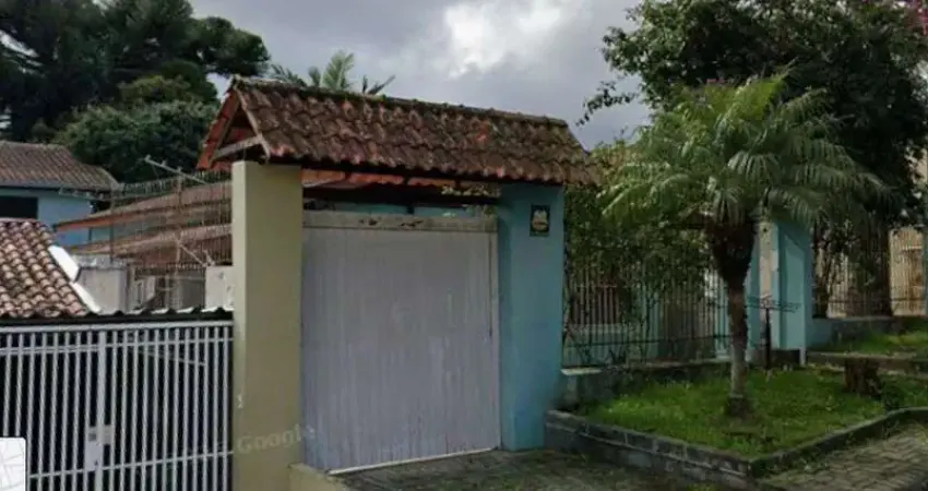Casa para Venda em Curitiba, Santa Quitéria, 3 dormitórios, 2 banheiros, 4 vagas