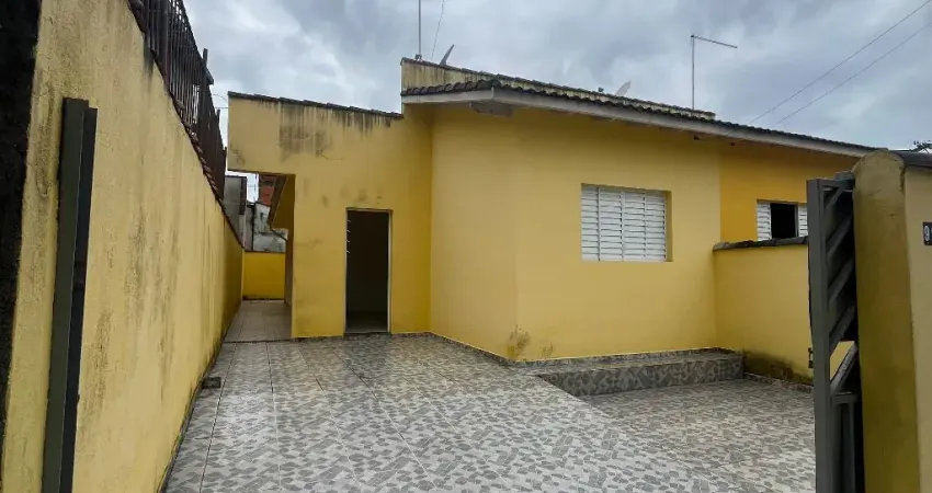 Uma linda casa pronta para morar e desfrutar bons momentos com a família e amigos!!
