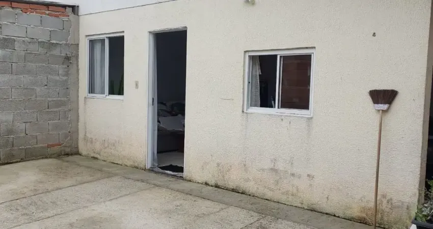 Oportunidade  de casa  com 2 quartos, 2 vagas em Caraguatatuba-SP