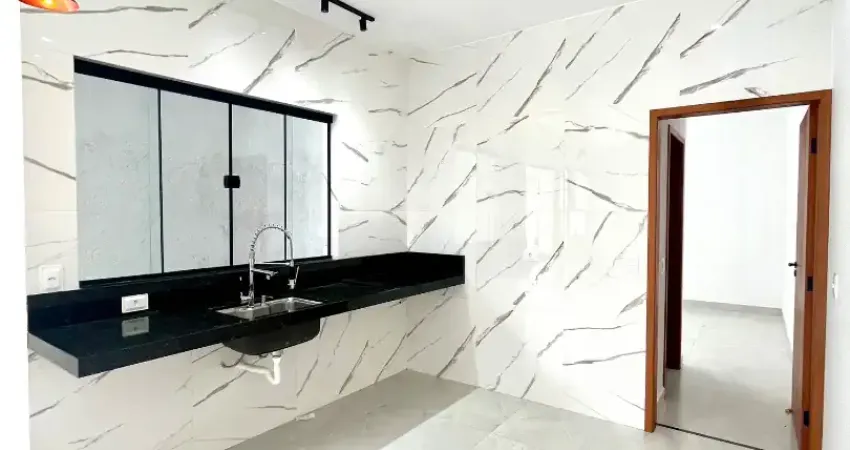 Linda casa á venda em caraguatatuba-sp, com 2 quartos, 2 banheiros, 2  vagas