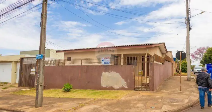 Casa com 2 quartos à venda na Avenida das Pombas, 457, Brasília, Cascavel