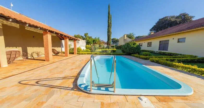 Casa térrea no bairro country próximo ao restaurante armazém