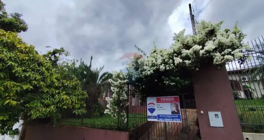Casa térrea, no centro com sobra de terreno - abaixo do valor de mercado