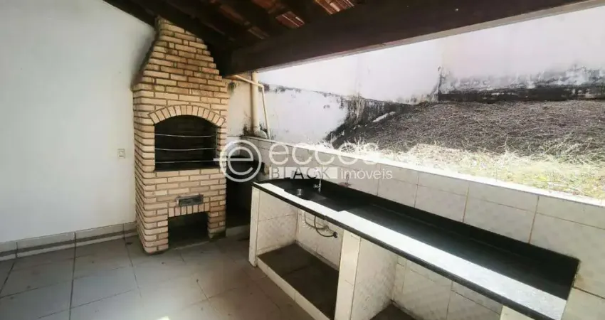 Casa para aluguel, 3 quartos, 1 suíte, 10 vagas, Morada da Colina - Uberlândia/MG