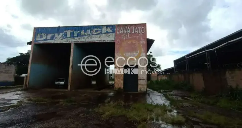 Barracão / Galpão / Depósito para alugar na Avenida José Andraus Gassani, 5042, Distrito Industrial, Uberlândia