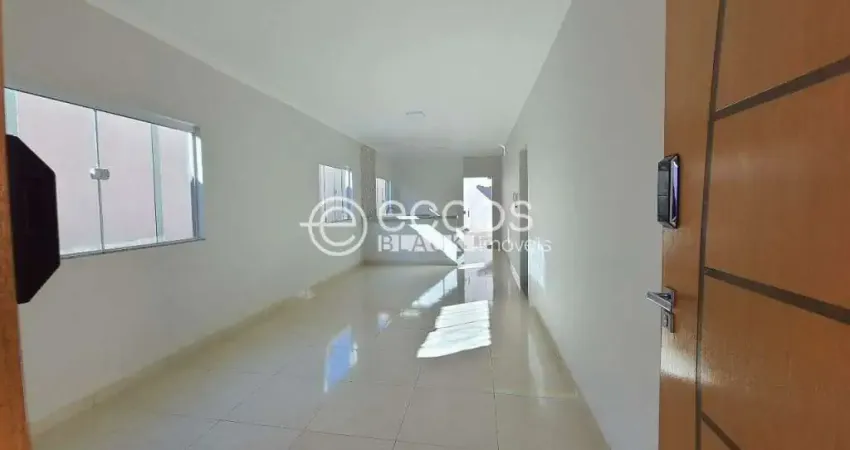 Casa à venda, 3 quartos, 1 suíte, 5 vagas, Nova Uberlândia - Uberlândia/MG