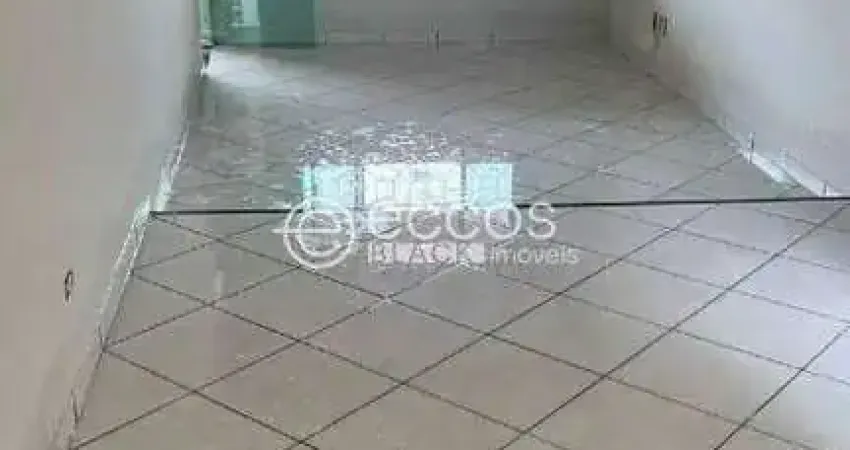 Casa à venda, 3 quartos, 1 suíte, 2 vagas, Cidade Jardim - Uberlândia/MG