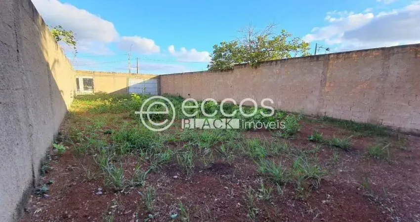 Terreno à venda na Rua Andorra, 138, Laranjeiras, Uberlândia