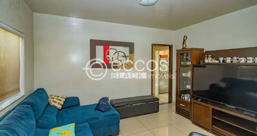 Casa à venda, 4 quartos, 2 suítes, 4 vagas, saraiva - uberlândia/mg