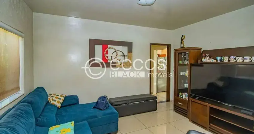 Casa à venda, 4 quartos, 2 suítes, 4 vagas, saraiva - uberlândia/mg