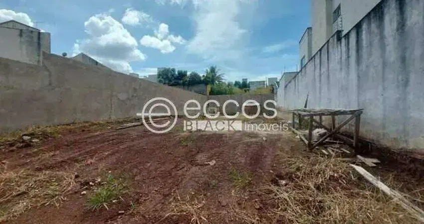 Terreno à venda na Rua Fábio Andrade Cunha, 73, Jardim Colina, Uberlândia