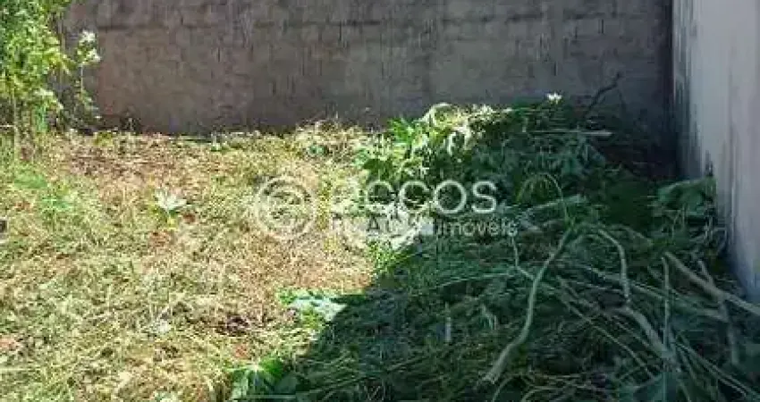 Terreno à venda na Rua José Estevão Oliveira, 165, Presidente Roosevelt, Uberlândia