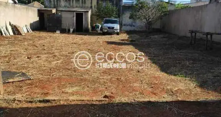 Terreno à venda na Rua Alfa, 523, Saraiva, Uberlândia