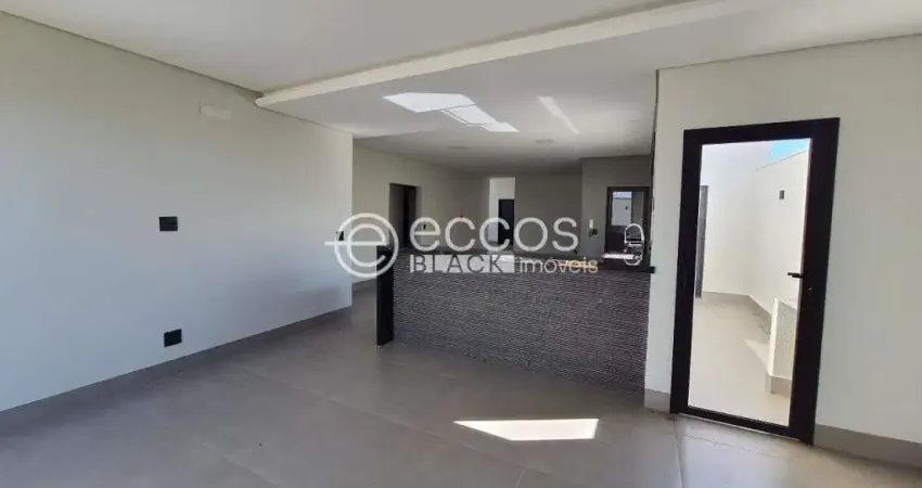 Casa em condomínio com 3 suítes para venda no bairro Novo Mundo