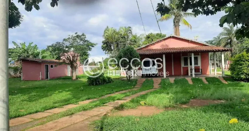 Chácara / sítio com 4 quartos à venda na Rua Sibipiruna, Panorama, Uberlândia