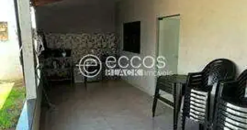 Casa à venda, 2 quartos, 1 suíte, 2 vagas, Jardim Brasília - Uberlândia/MG