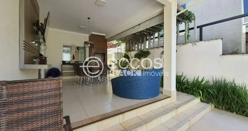 Casa em condomínio à venda, 4 quartos, 4 suítes, 2 vagas, nova uberlândia - uberlândia/mg