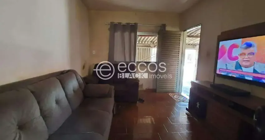 Casa à venda, 2 quartos, 2 vagas, Planalto - Uberlândia/MG