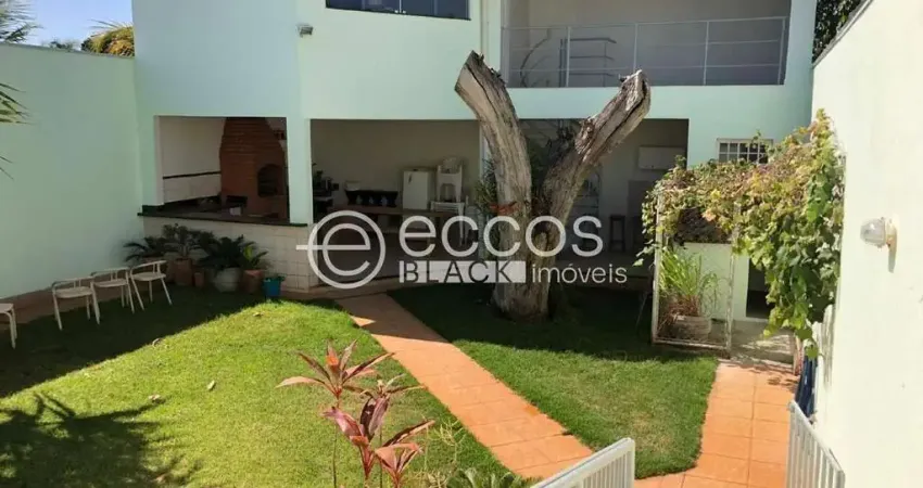 Casa à venda, 5 quartos, 2 suítes, 5 vagas, cidade jardim - uberlândia/mg