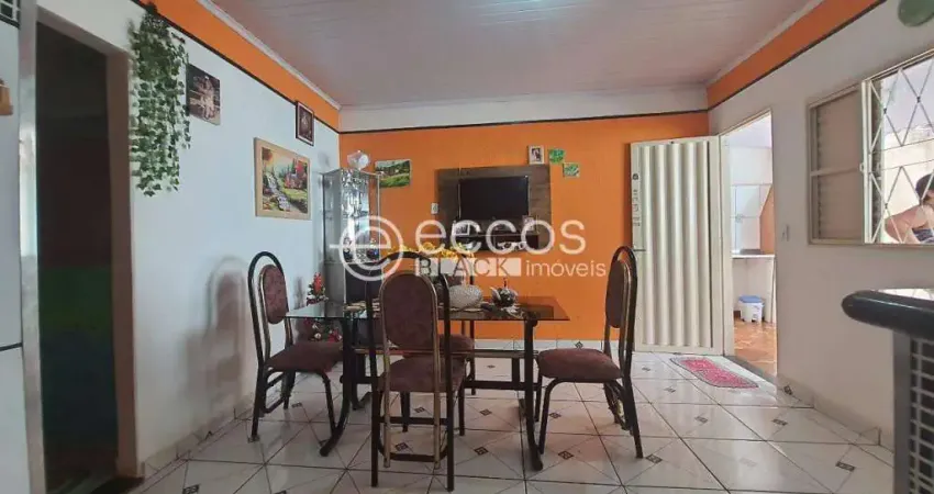 Casa à venda, 3 quartos, 1 suíte, 4 vagas, Buritis - Uberlândia/MG