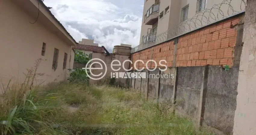 Casa à venda, 3 quartos, 1 vaga, santa mônica - uberlândia/mg