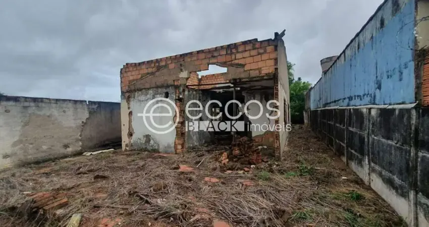 Casa com 1 quarto à venda na Rua Antônio Salviano de Rezende, 225, Santa Mônica, Uberlândia