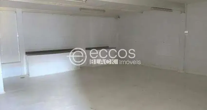 Barracão / Galpão / Depósito à venda na Avenida Luiz Fernando Quirino, 302, Jardim Botânico, Uberlândia