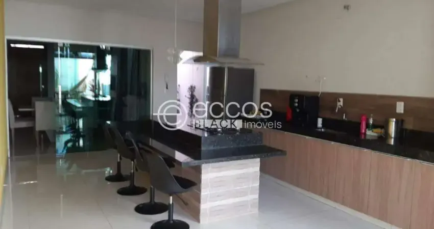 Casa à venda, 3 quartos, 1 suíte, 2 vagas, Minas Gerais - Uberlândia/MG