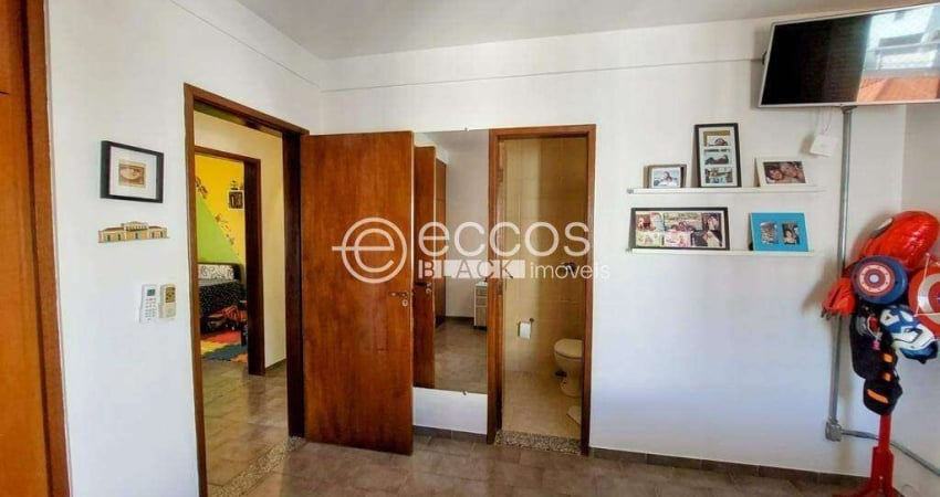 Apartamento à venda, 4 quartos, 1 suíte, 2 vagas, Santa Maria - Uberlândia/MG