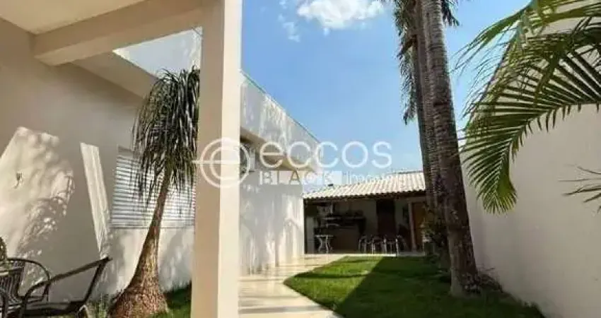 Casa à venda, 4 quartos, 4 suítes, 5 vagas, jardim karaíba - uberlândia/mg