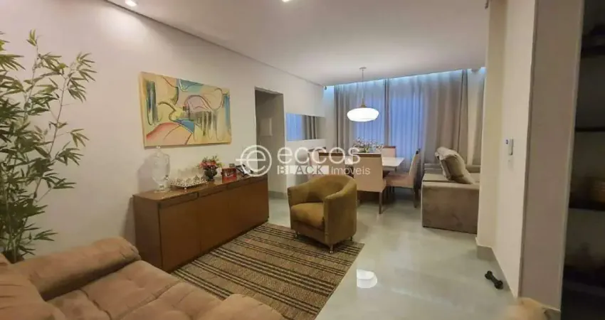 Casa à venda, 3 quartos, 1 suíte, 5 vagas, Jaraguá - Uberlândia/MG