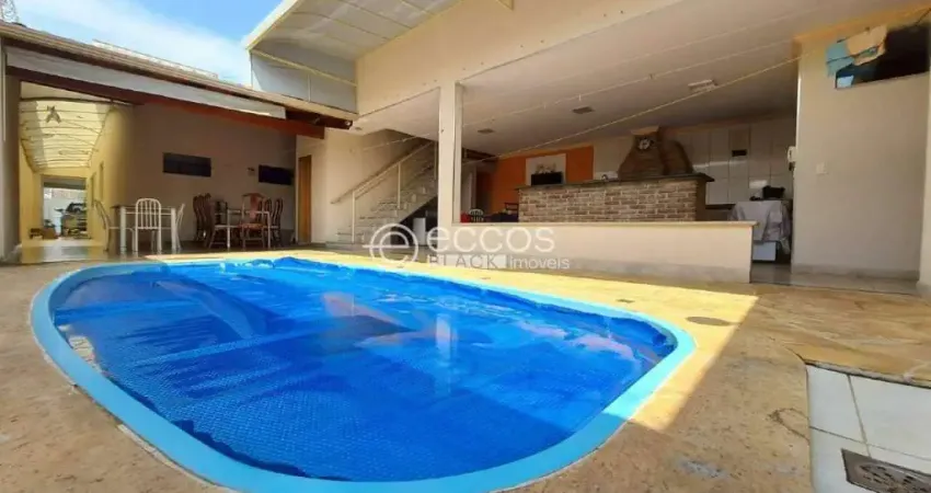 Casa à venda, 4 quartos, 2 suítes, 2 vagas, Brasil - Uberlândia/MG