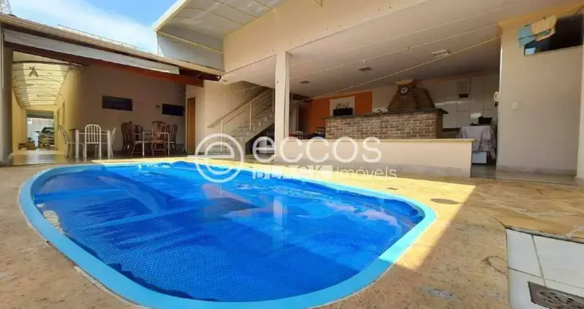 Casa à venda, 4 quartos, 2 suítes, 2 vagas, brasil - uberlândia/mg