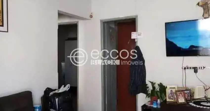 Casa com 2 quartos à venda na Rua Bahia, 1055, Brasil, Uberlândia